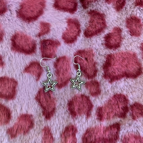 Exploding silver tone star drop hook earring set ✨ - Picture 3 of 4